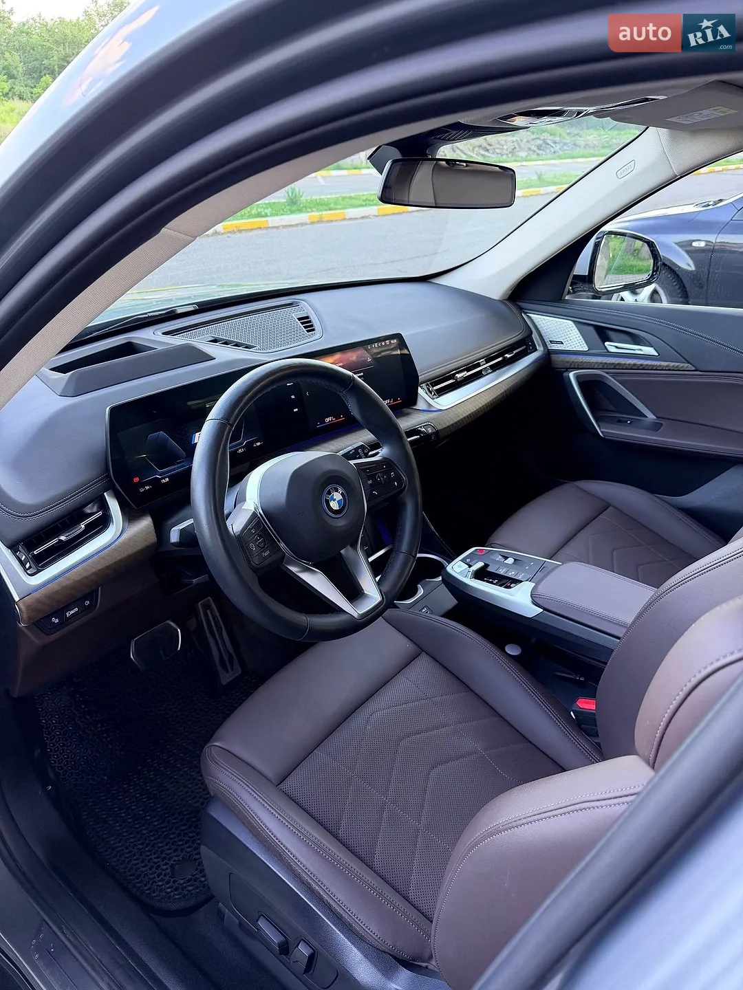 2023 BMW iX1 - мініатюра 12