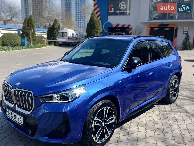 BMW iX1 2023
