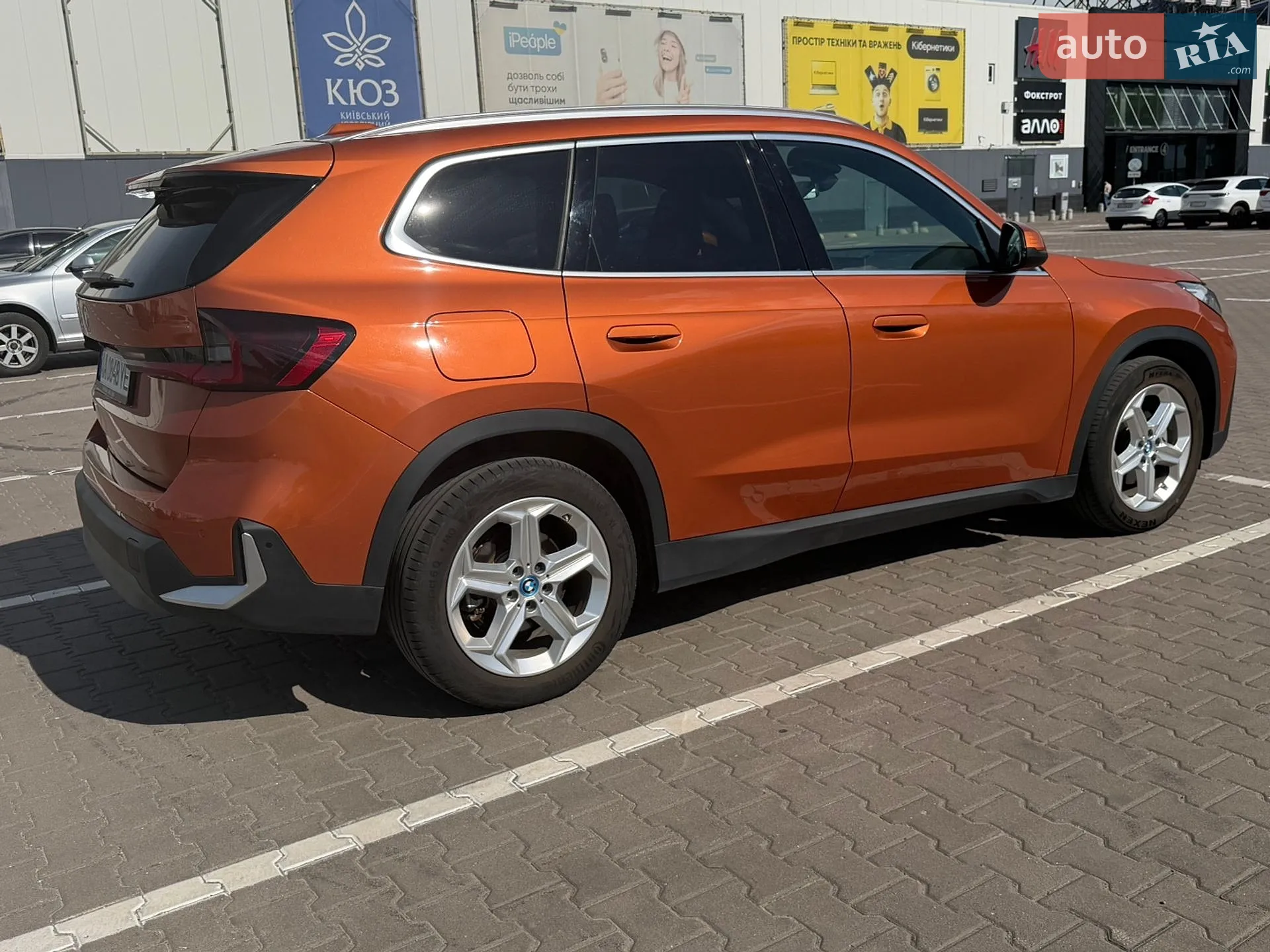 2024 BMW iX1 - мініатюра 11
