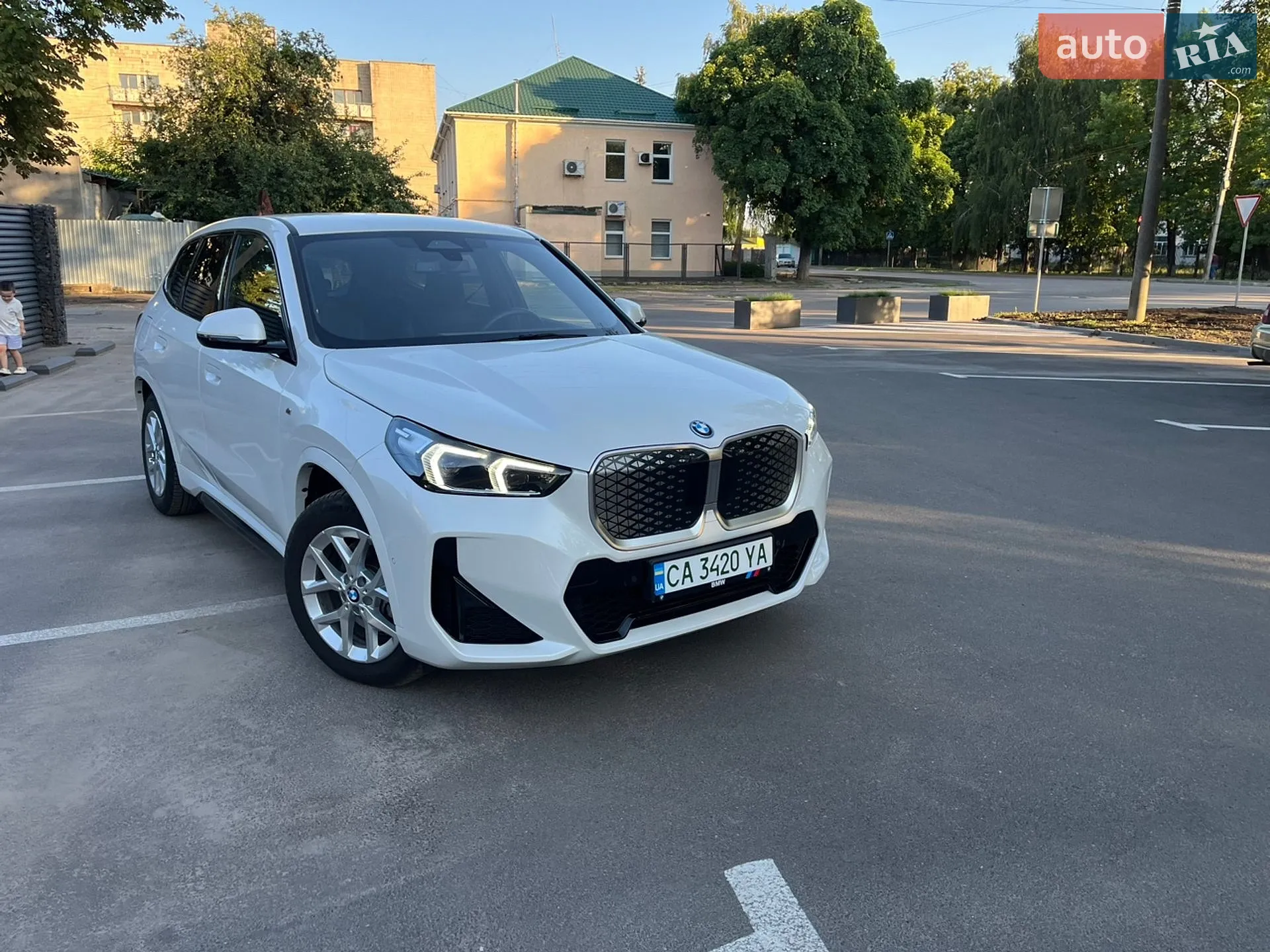2024 BMW iX1 - мініатюра 2