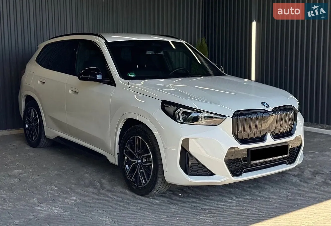 2022 BMW iX1 - мініатюра 2