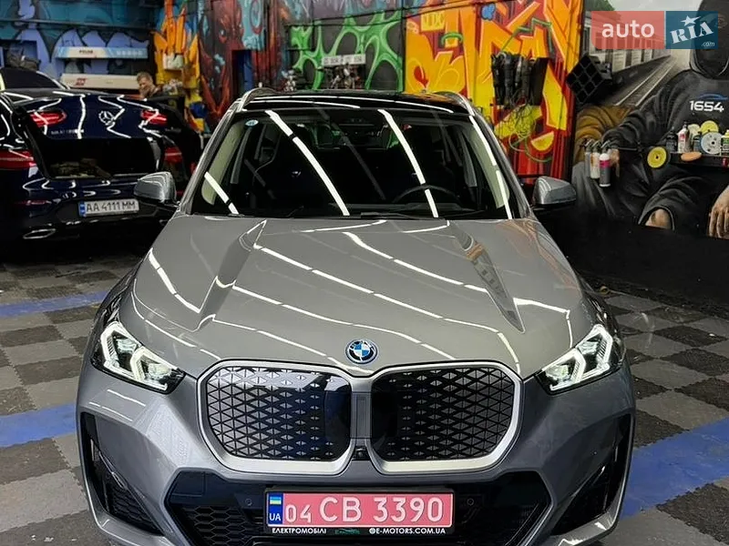BMW iX1 2023