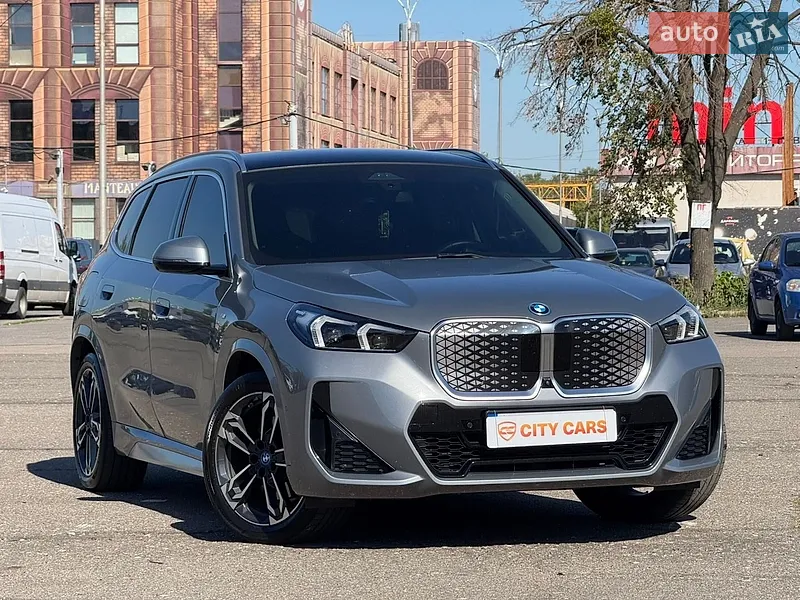 BMW iX1 2023