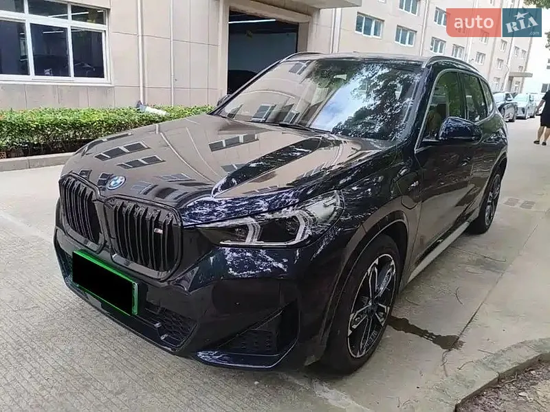 BMW iX1 2024