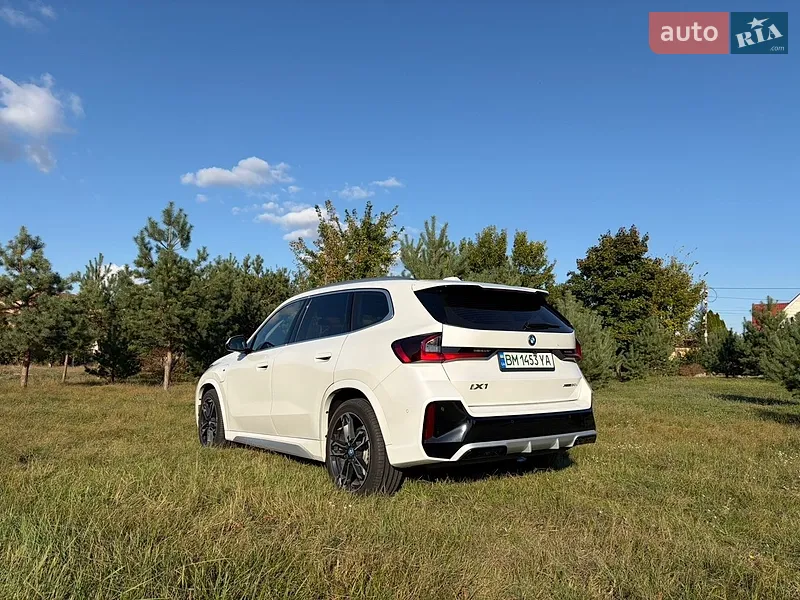 BMW iX1 2025
