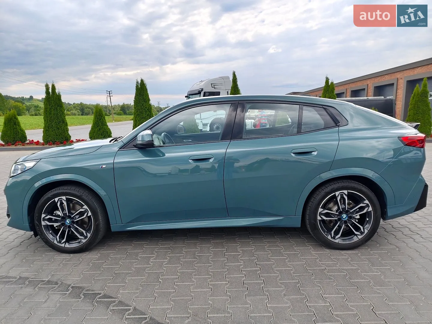 2025 BMW iX2 - мініатюра 10