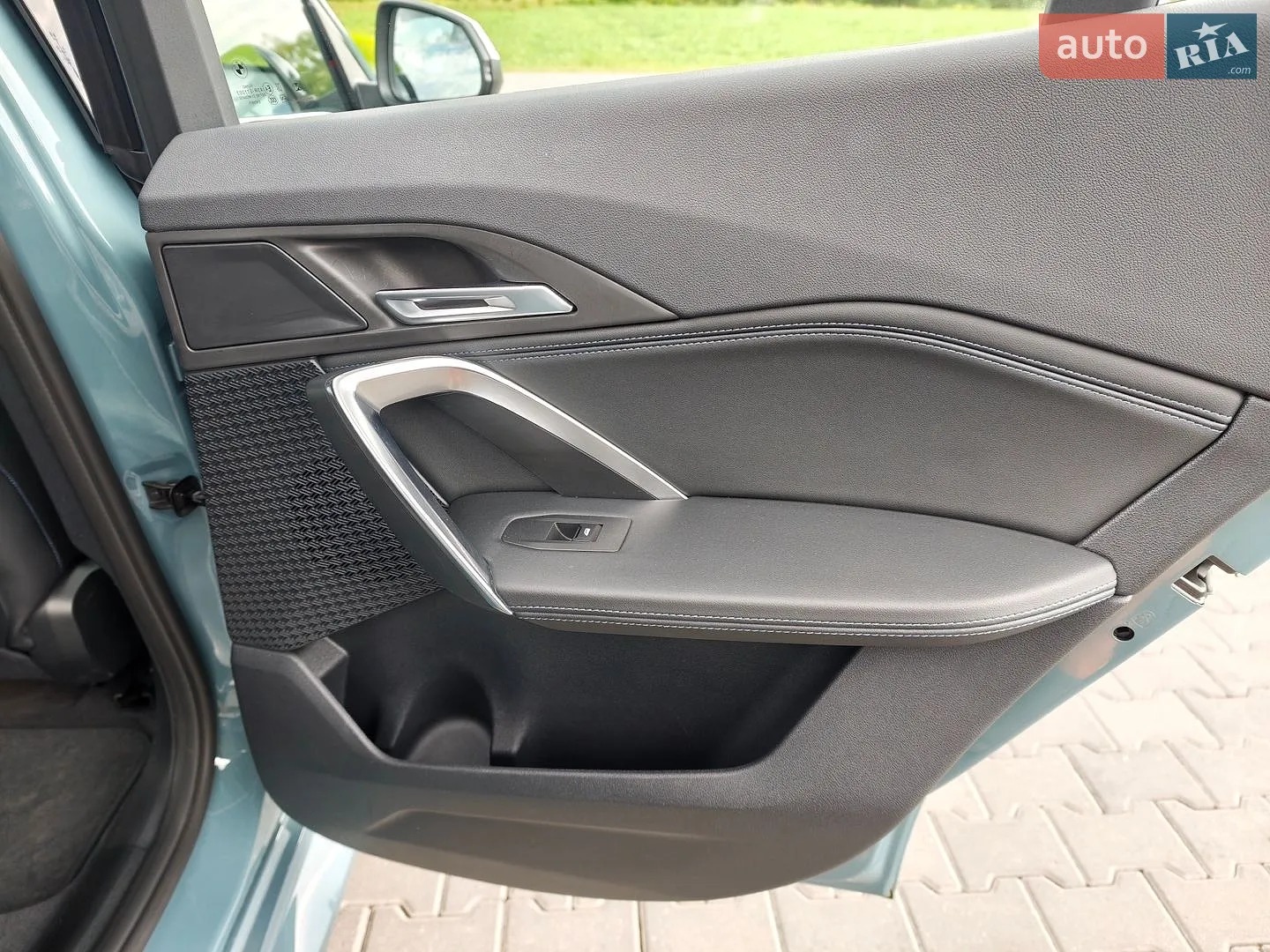 2025 BMW iX2 - мініатюра 25