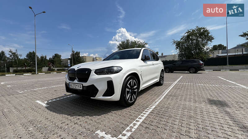 Внедорожник / Кроссовер BMW iX3 2021 в Киеве