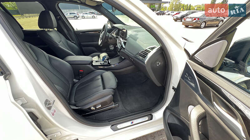 Внедорожник / Кроссовер BMW iX3 2021 в Киеве
