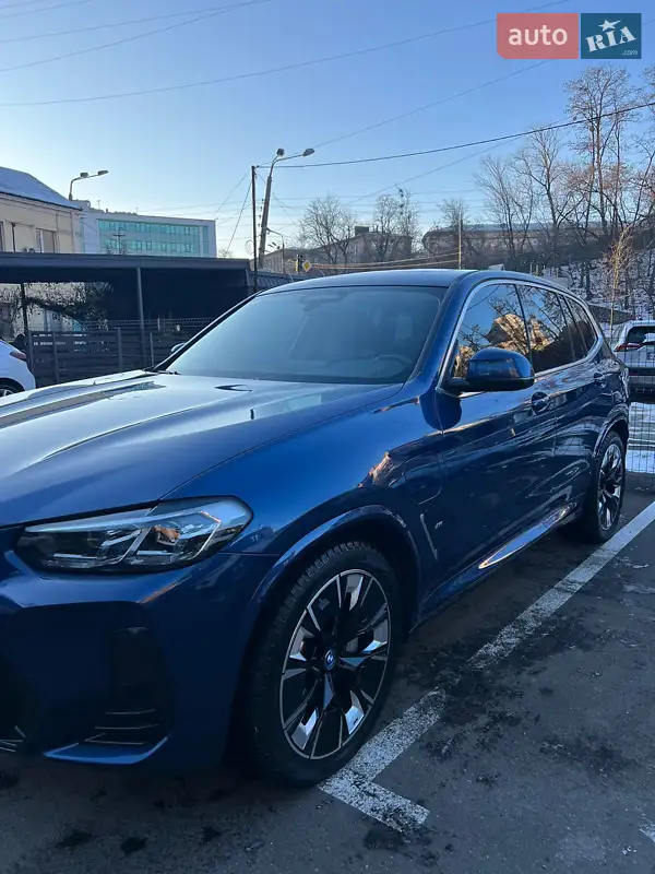 BMW iX3