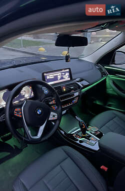 Внедорожник / Кроссовер BMW iX3 2021 в 