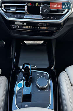 Позашляховик / Кросовер BMW iX3 2022 в 