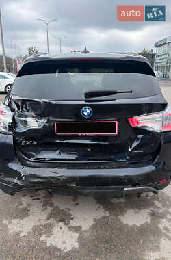Позашляховик / Кросовер BMW iX3 2021 в 