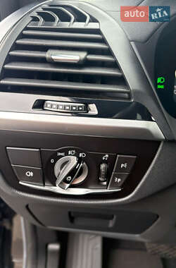 Позашляховик / Кросовер BMW iX3 2021 в 