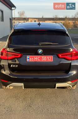 Внедорожник / Кроссовер BMW iX3 2021 в 