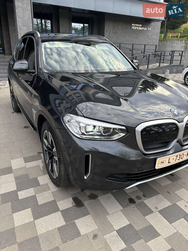 Внедорожник / Кроссовер BMW iX3 2022 в Ровно