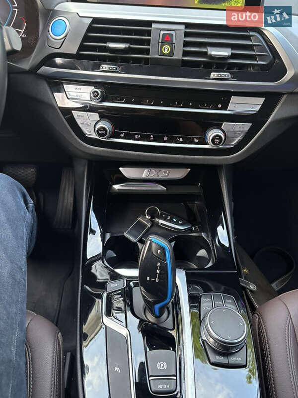 Внедорожник / Кроссовер BMW iX3 2022 в Ровно