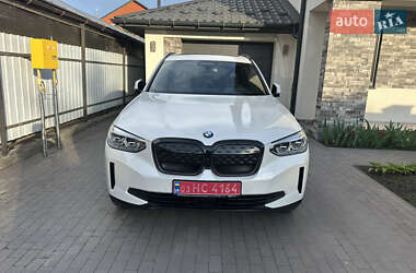 Внедорожник / Кроссовер BMW iX3 2021 в 