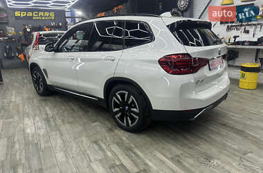 Внедорожник / Кроссовер BMW iX3 2021 в 