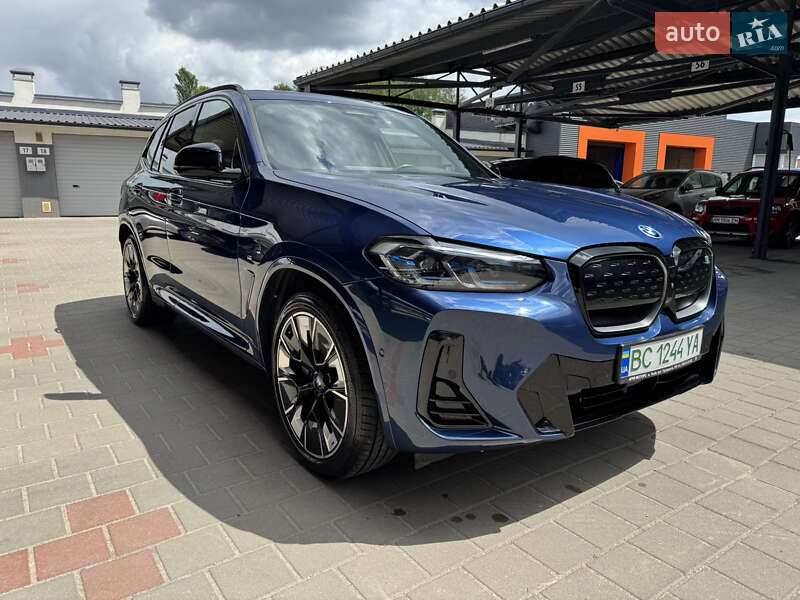 Внедорожник / Кроссовер BMW iX3 2021 в 