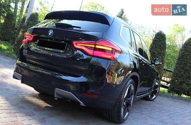 Внедорожник / Кроссовер BMW iX3 2021 в 