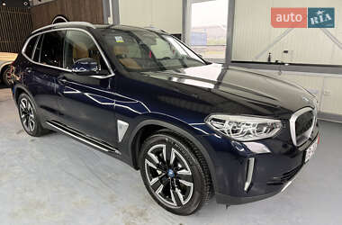 Внедорожник / Кроссовер BMW iX3 2021 в 