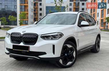 Внедорожник / Кроссовер BMW iX3 2021 в 