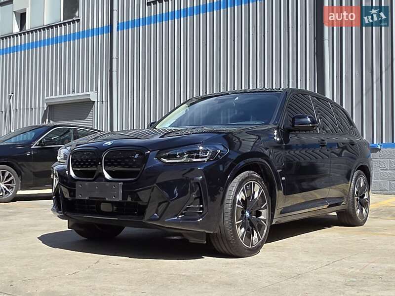 BMW iX3 2023