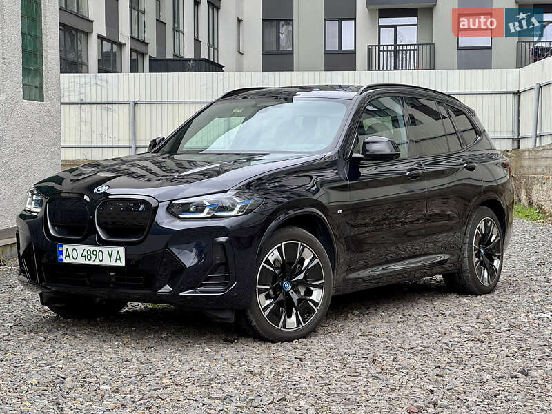 BMW iX3 2023