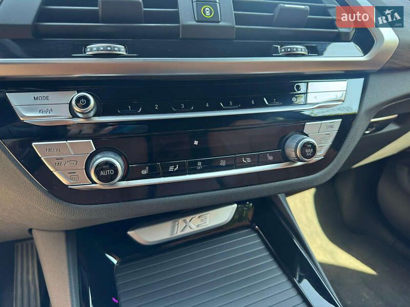 Внедорожник / Кроссовер BMW iX3 2021 в Львове