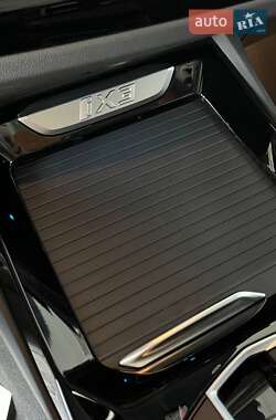 Внедорожник / Кроссовер BMW iX3 2023 в 