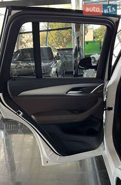 Внедорожник / Кроссовер BMW iX3 2023 в 