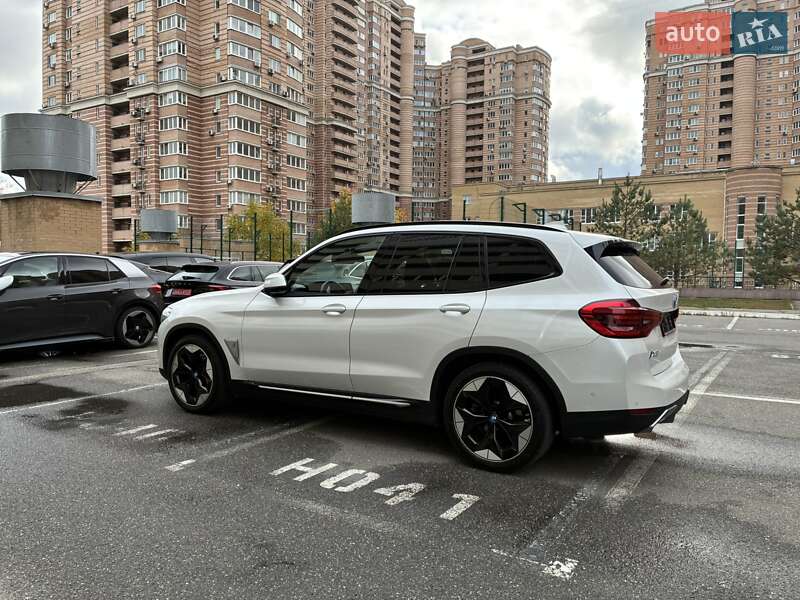 Позашляховик / Кросовер BMW iX3 2021 в Києві
