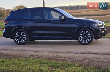 Внедорожник / Кроссовер BMW iX3 2022 в 