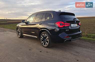 Внедорожник / Кроссовер BMW iX3 2022 в 