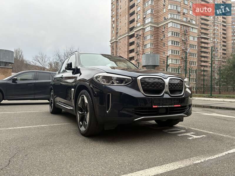 Внедорожник / Кроссовер BMW iX3 2021 в Киеве