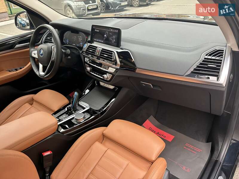 Внедорожник / Кроссовер BMW iX3 2021 в Киеве