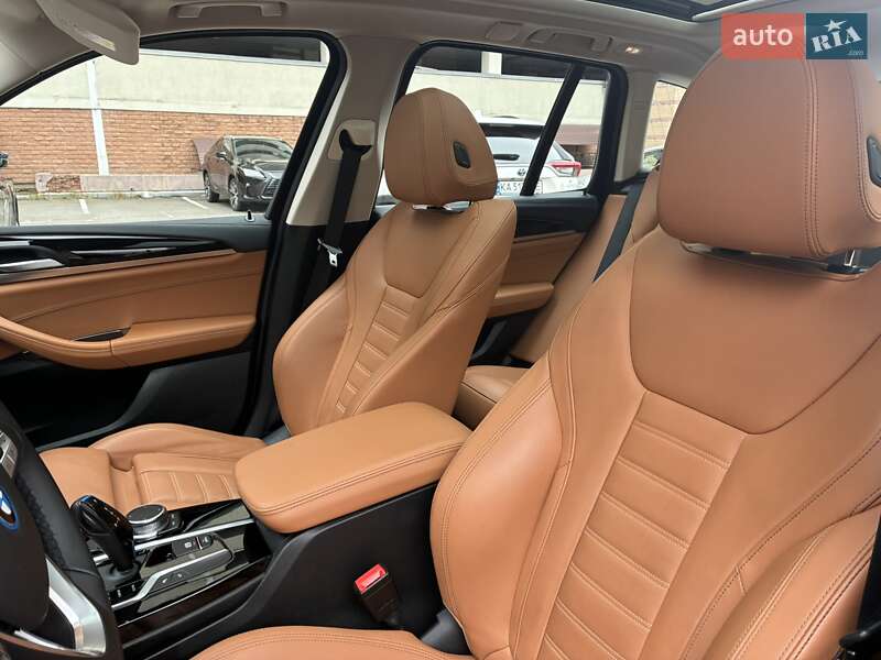Внедорожник / Кроссовер BMW iX3 2021 в Киеве