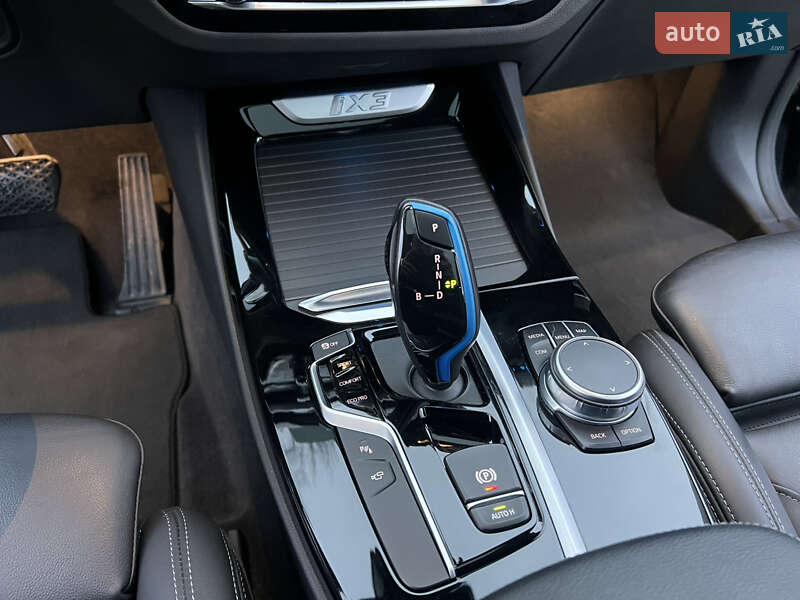 Внедорожник / Кроссовер BMW iX3 2021 в Киеве