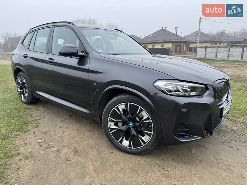 BMW iX3 2023