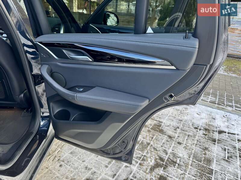 Внедорожник / Кроссовер BMW iX3 2021 в Дрогобыче