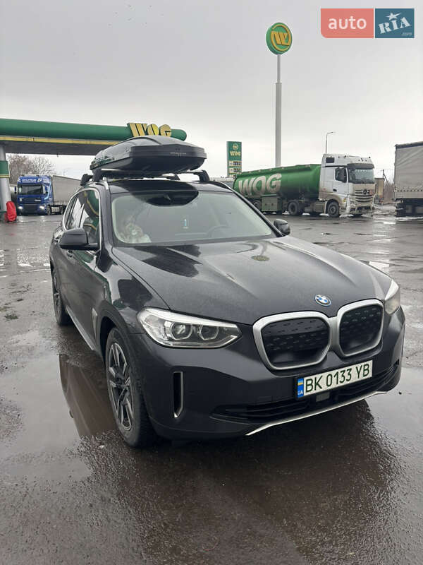 Внедорожник / Кроссовер BMW iX3 2022 в Ровно