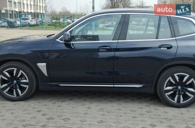 Внедорожник / Кроссовер BMW iX3 2021 в Киеве