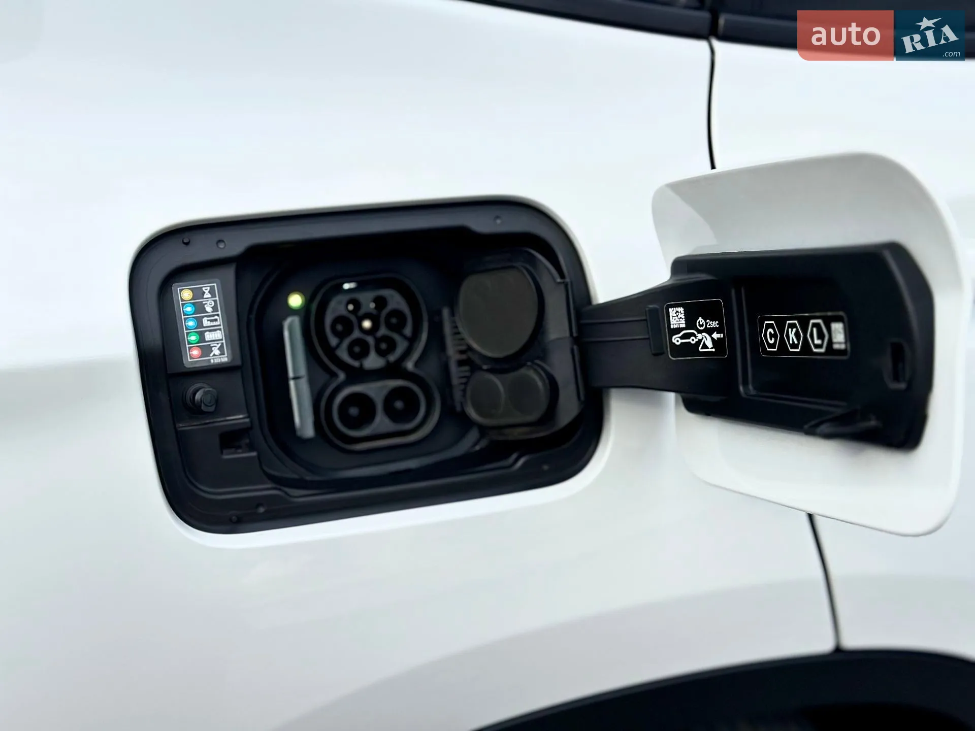 2021 BMW iX3 - мініатюра 10