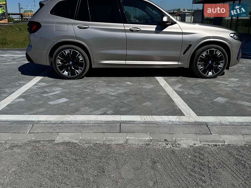Внедорожник / Кроссовер BMW iX3 2023 в Ужгороде