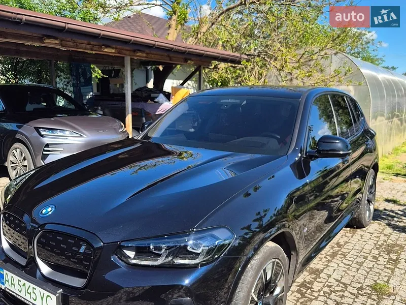 BMW iX3