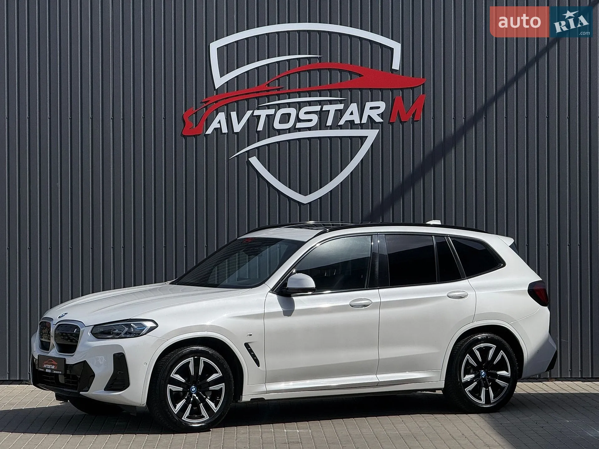2021 BMW iX3 - фото 1
