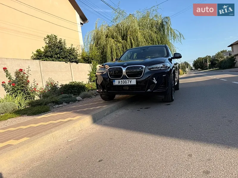 BMW iX3