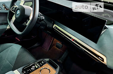 Позашляховик / Кросовер BMW iX 2022 в 