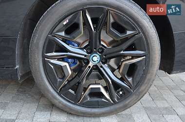 Позашляховик / Кросовер BMW iX 2023 в 